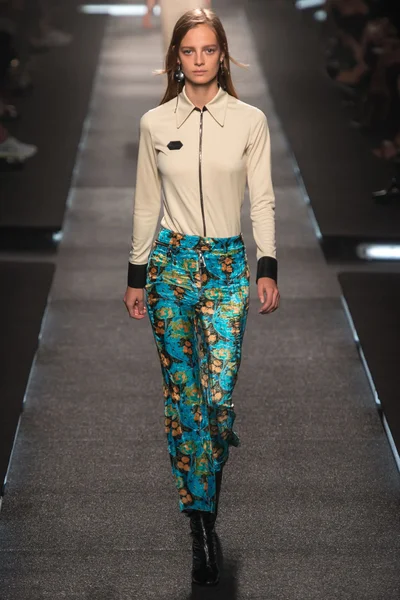 Look 35